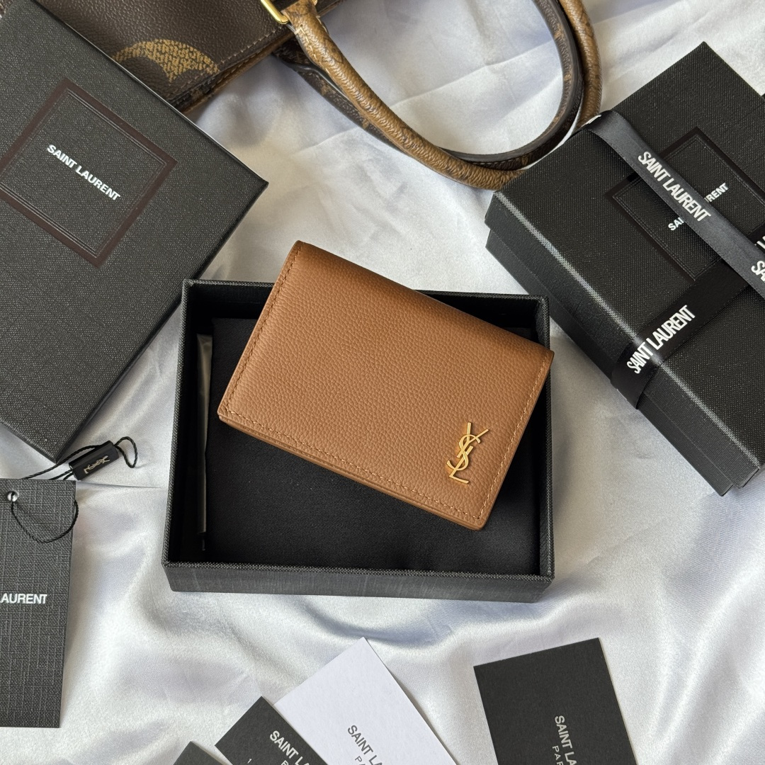 Saint Laurent Cassandre Shadow 그레인 가죽 동전 지갑