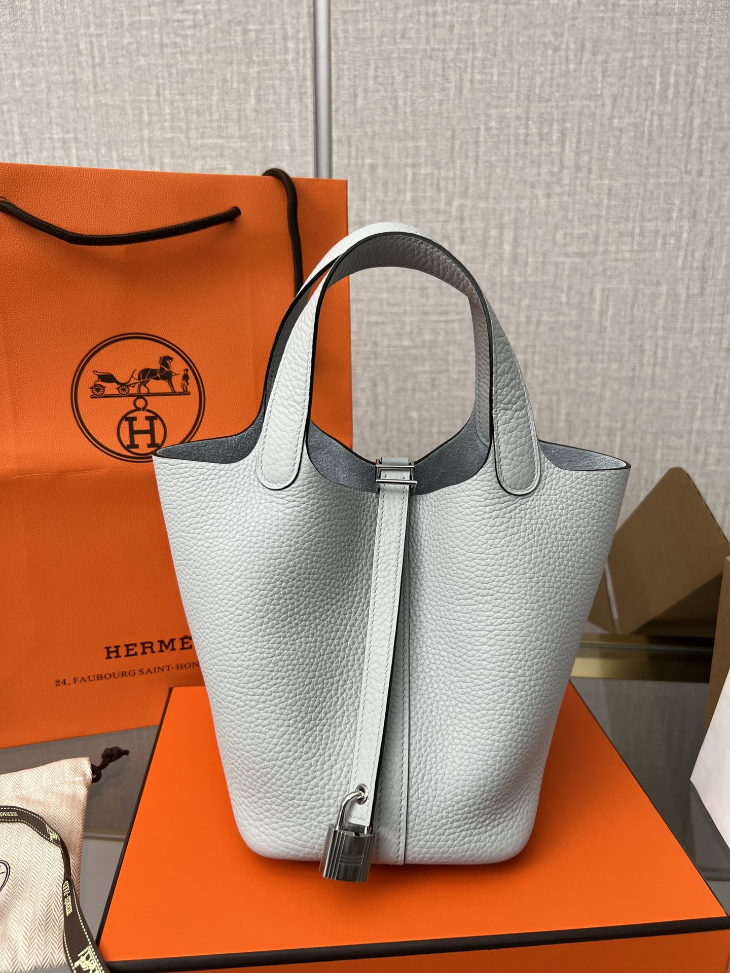 M9 Herme* Picotin Lock 18bag
